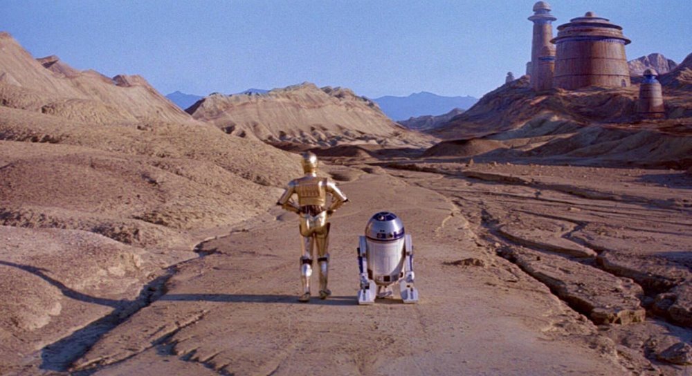 Star Wars Episode IV: A New Hope (1977) – C-3PO and R2-D2 on the Tatooine desert filmed at Chott el Djerid, Tunisia